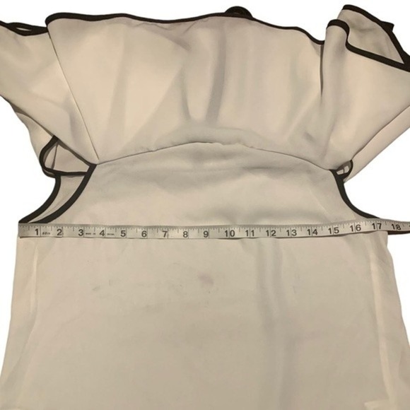 Womens Blouse White Tiered Black Trim Size Medium - Picture 6 of 7